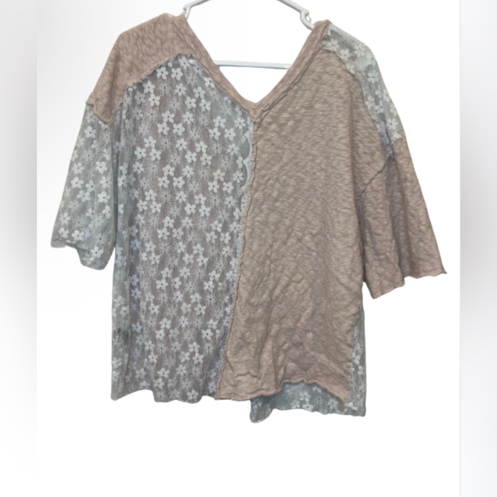NWOT POL Women’s Pink Floral Lace Top Size Medium - Picture 2 of 4